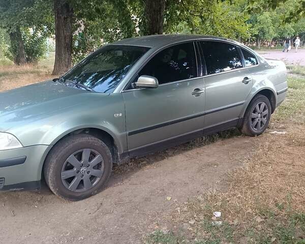 Зеленый Фольксваген Пассат, объемом двигателя 1.6 л и пробегом 300 тыс. км за 4700 $, фото 3 на Automoto.ua