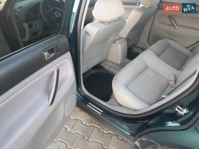 Зелений Фольксваген Пассат, об'ємом двигуна 1.6 л та пробігом 254 тис. км за 4799 $, фото 14 на Automoto.ua