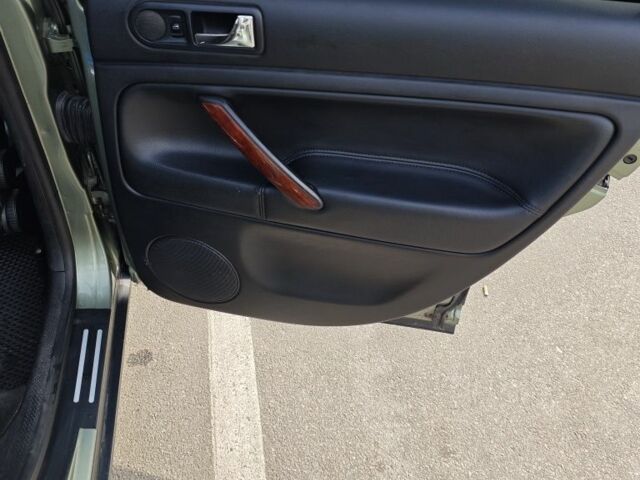 Зеленый Фольксваген Пассат, объемом двигателя 1.8 л и пробегом 351 тыс. км за 4000 $, фото 12 на Automoto.ua