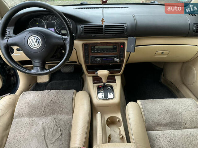 Зеленый Фольксваген Пассат, объемом двигателя 2.5 л и пробегом 273 тыс. км за 3899 $, фото 17 на Automoto.ua