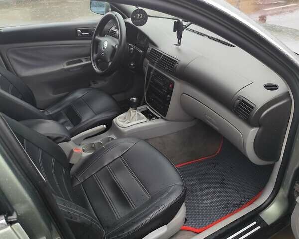 Зеленый Фольксваген Пассат, объемом двигателя 1.78 л и пробегом 280 тыс. км за 3600 $, фото 7 на Automoto.ua