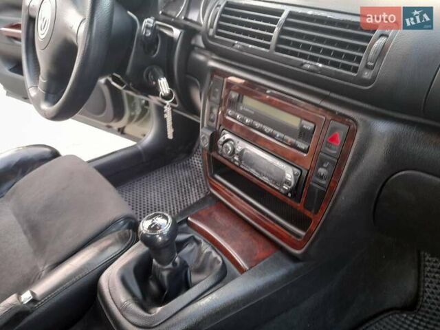 Зеленый Фольксваген Пассат, объемом двигателя 1.8 л и пробегом 354 тыс. км за 4999 $, фото 14 на Automoto.ua