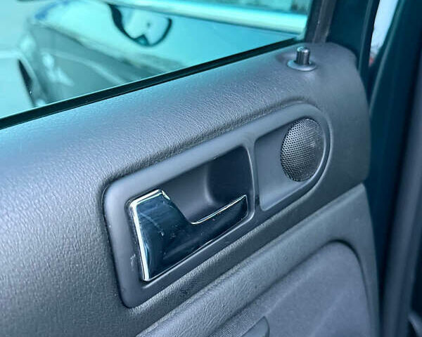 Зелений Фольксваген Пассат, об'ємом двигуна 1.6 л та пробігом 164 тис. км за 6499 $, фото 86 на Automoto.ua