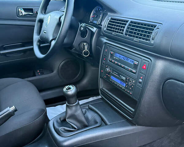 Зелений Фольксваген Пассат, об'ємом двигуна 1.6 л та пробігом 164 тис. км за 6499 $, фото 66 на Automoto.ua