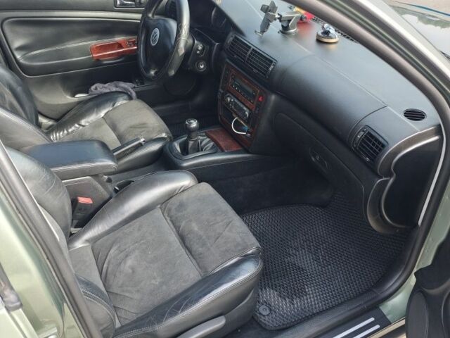 Зеленый Фольксваген Пассат, объемом двигателя 1.8 л и пробегом 351 тыс. км за 4000 $, фото 18 на Automoto.ua