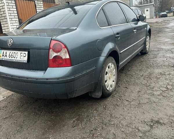 Зеленый Фольксваген Пассат, объемом двигателя 1.8 л и пробегом 334 тыс. км за 3200 $, фото 3 на Automoto.ua