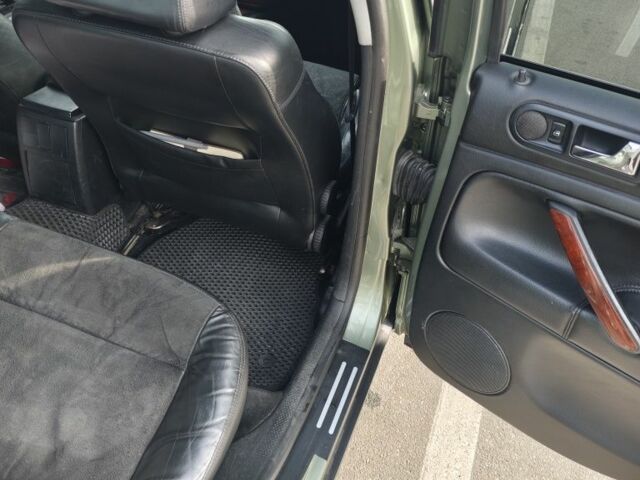 Зеленый Фольксваген Пассат, объемом двигателя 1.8 л и пробегом 351 тыс. км за 4000 $, фото 13 на Automoto.ua