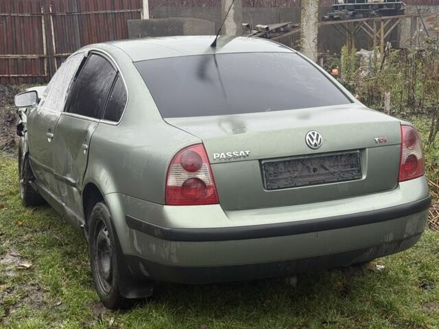 Зелений Фольксваген Пассат, об'ємом двигуна 1.9 л та пробігом 250 тис. км за 926 $, фото 1 на Automoto.ua