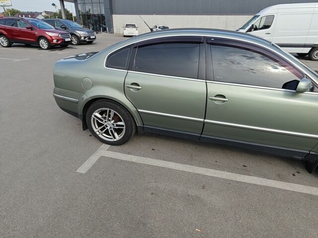 Зеленый Фольксваген Пассат, объемом двигателя 1.8 л и пробегом 351 тыс. км за 4000 $, фото 1 на Automoto.ua