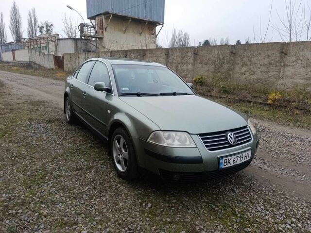 Зеленый Фольксваген Пассат, объемом двигателя 1.8 л и пробегом 270 тыс. км за 3600 $, фото 2 на Automoto.ua