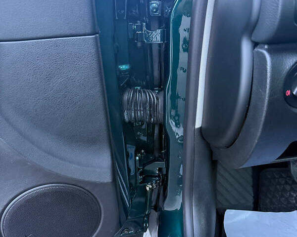 Зелений Фольксваген Пассат, об'ємом двигуна 1.6 л та пробігом 164 тис. км за 6499 $, фото 84 на Automoto.ua