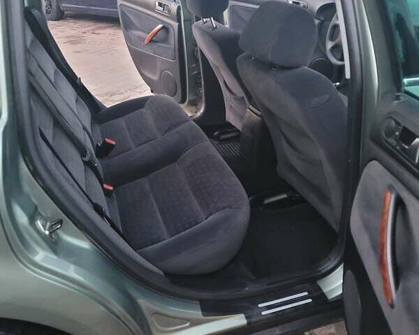 Зеленый Фольксваген Пассат, объемом двигателя 1.8 л и пробегом 299 тыс. км за 4700 $, фото 10 на Automoto.ua