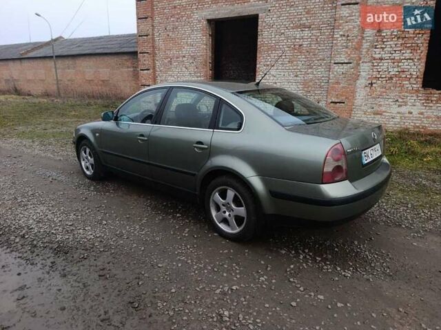 Зеленый Фольксваген Пассат, объемом двигателя 1.78 л и пробегом 280 тыс. км за 3600 $, фото 2 на Automoto.ua