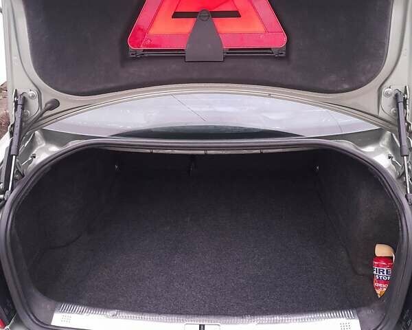 Зеленый Фольксваген Пассат, объемом двигателя 1.8 л и пробегом 354 тыс. км за 4999 $, фото 7 на Automoto.ua