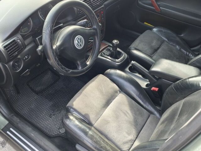 Зеленый Фольксваген Пассат, объемом двигателя 1.8 л и пробегом 351 тыс. км за 4000 $, фото 5 на Automoto.ua