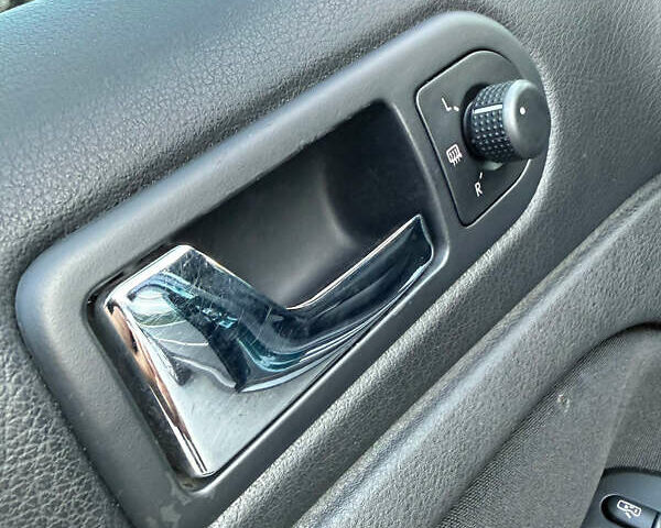 Зелений Фольксваген Пассат, об'ємом двигуна 1.6 л та пробігом 164 тис. км за 6499 $, фото 28 на Automoto.ua