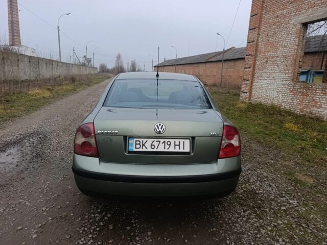 Зеленый Фольксваген Пассат, объемом двигателя 1.8 л и пробегом 270 тыс. км за 3600 $, фото 3 на Automoto.ua