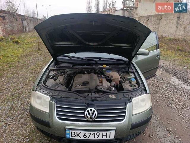 Зеленый Фольксваген Пассат, объемом двигателя 1.78 л и пробегом 280 тыс. км за 3600 $, фото 6 на Automoto.ua