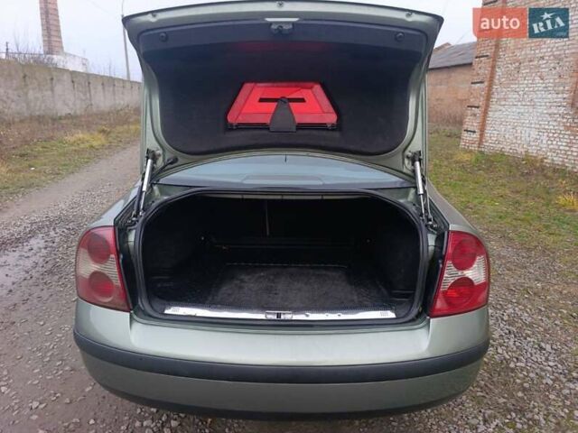 Зеленый Фольксваген Пассат, объемом двигателя 1.78 л и пробегом 280 тыс. км за 3600 $, фото 3 на Automoto.ua