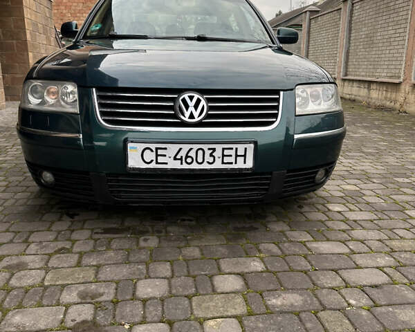 Зеленый Фольксваген Пассат, объемом двигателя 2.5 л и пробегом 273 тыс. км за 3899 $, фото 1 на Automoto.ua