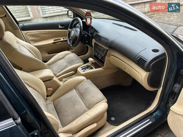 Зеленый Фольксваген Пассат, объемом двигателя 2.5 л и пробегом 273 тыс. км за 3899 $, фото 10 на Automoto.ua