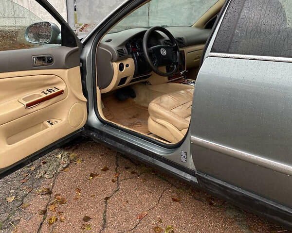 Зеленый Фольксваген Пассат, объемом двигателя 2 л и пробегом 250 тыс. км за 4700 $, фото 12 на Automoto.ua