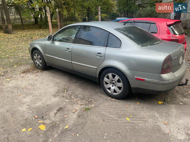 Зелений Фольксваген Пассат, об'ємом двигуна 2 л та пробігом 250 тис. км за 4100 $, фото 4 на Automoto.ua