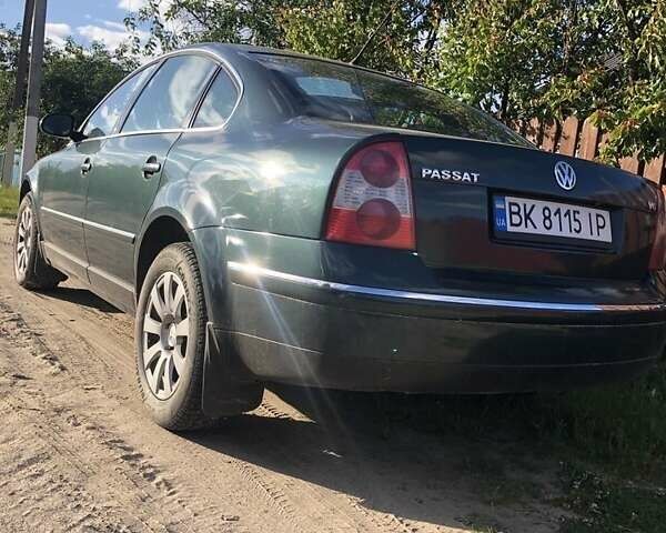 Зеленый Фольксваген Пассат, объемом двигателя 2.8 л и пробегом 340 тыс. км за 3800 $, фото 1 на Automoto.ua