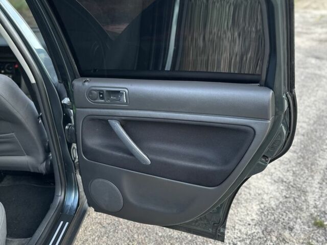 Зелений Фольксваген Пассат, об'ємом двигуна 2.8 л та пробігом 183 тис. км за 4750 $, фото 7 на Automoto.ua