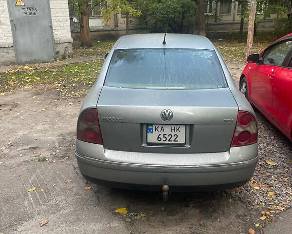 Зелений Фольксваген Пассат, об'ємом двигуна 2 л та пробігом 250 тис. км за 4100 $, фото 3 на Automoto.ua