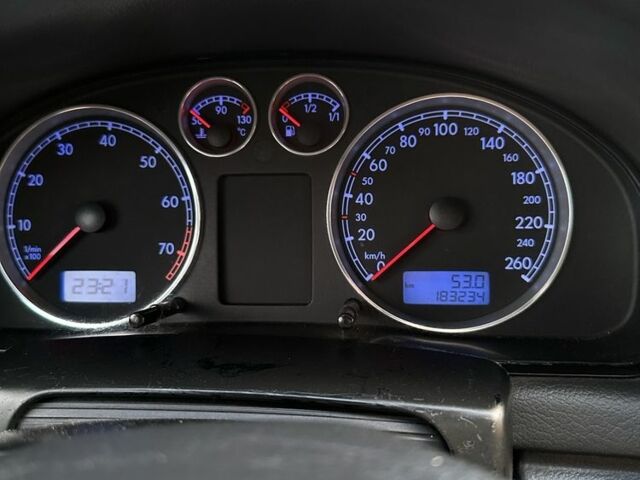 Зелений Фольксваген Пассат, об'ємом двигуна 2.8 л та пробігом 183 тис. км за 4750 $, фото 10 на Automoto.ua