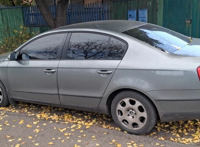 Зеленый Фольксваген Пассат, объемом двигателя 0 л и пробегом 327 тыс. км за 2700 $, фото 4 на Automoto.ua