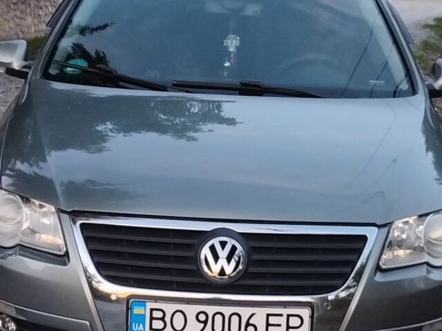 Зеленый Фольксваген Пассат, объемом двигателя 2 л и пробегом 185 тыс. км за 5000 $, фото 1 на Automoto.ua