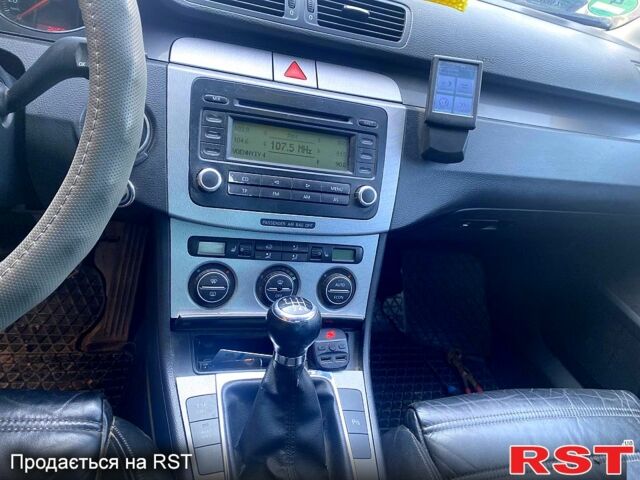 Зеленый Фольксваген Пассат, объемом двигателя 2 л и пробегом 250 тыс. км за 5200 $, фото 4 на Automoto.ua