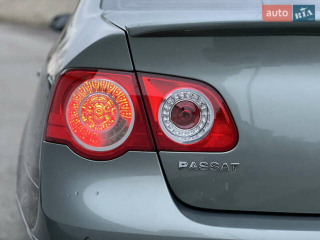 Зелений Фольксваген Пассат, об'ємом двигуна 2 л та пробігом 186 тис. км за 5199 $, фото 57 на Automoto.ua