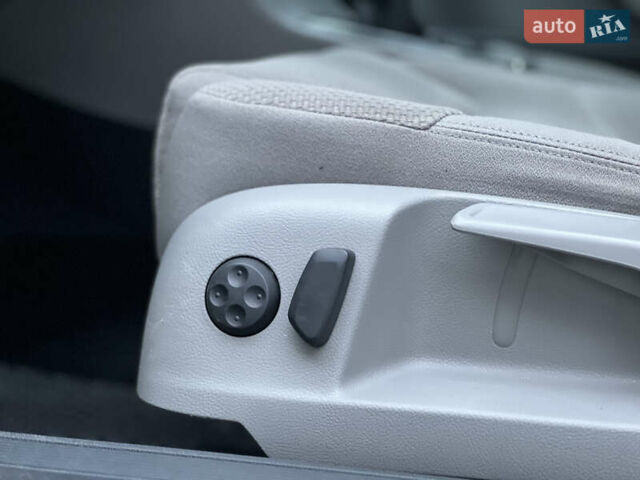 Зелений Фольксваген Пассат, об'ємом двигуна 2 л та пробігом 186 тис. км за 5199 $, фото 80 на Automoto.ua