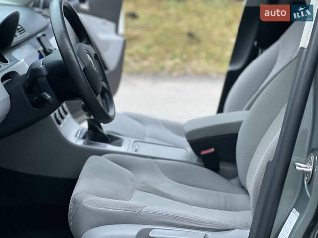 Зелений Фольксваген Пассат, об'ємом двигуна 2 л та пробігом 186 тис. км за 5199 $, фото 79 на Automoto.ua