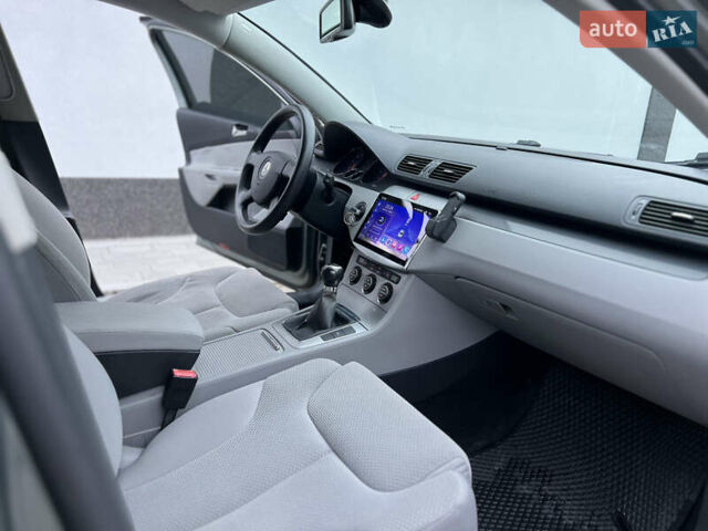 Зелений Фольксваген Пассат, об'ємом двигуна 2 л та пробігом 186 тис. км за 5199 $, фото 76 на Automoto.ua