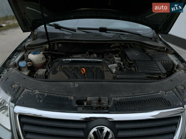 Зелений Фольксваген Пассат, об'ємом двигуна 2 л та пробігом 186 тис. км за 5199 $, фото 98 на Automoto.ua