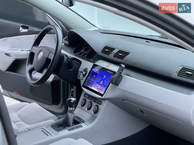 Зелений Фольксваген Пассат, об'ємом двигуна 2 л та пробігом 186 тис. км за 5199 $, фото 75 на Automoto.ua