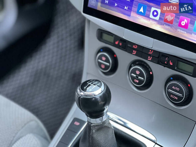 Зелений Фольксваген Пассат, об'ємом двигуна 2 л та пробігом 186 тис. км за 5199 $, фото 73 на Automoto.ua