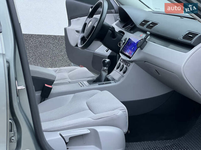 Зелений Фольксваген Пассат, об'ємом двигуна 2 л та пробігом 186 тис. км за 5199 $, фото 68 на Automoto.ua