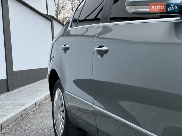 Зелений Фольксваген Пассат, об'ємом двигуна 2 л та пробігом 186 тис. км за 5199 $, фото 47 на Automoto.ua