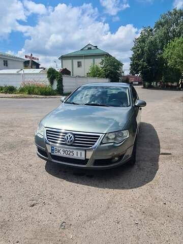 Зелений Фольксваген Пассат, об'ємом двигуна 2 л та пробігом 360 тис. км за 5900 $, фото 6 на Automoto.ua