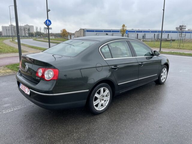 Зеленый Фольксваген Пассат, объемом двигателя 2 л и пробегом 350 тыс. км за 3750 $, фото 5 на Automoto.ua