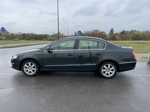 Зеленый Фольксваген Пассат, объемом двигателя 2 л и пробегом 350 тыс. км за 3750 $, фото 8 на Automoto.ua