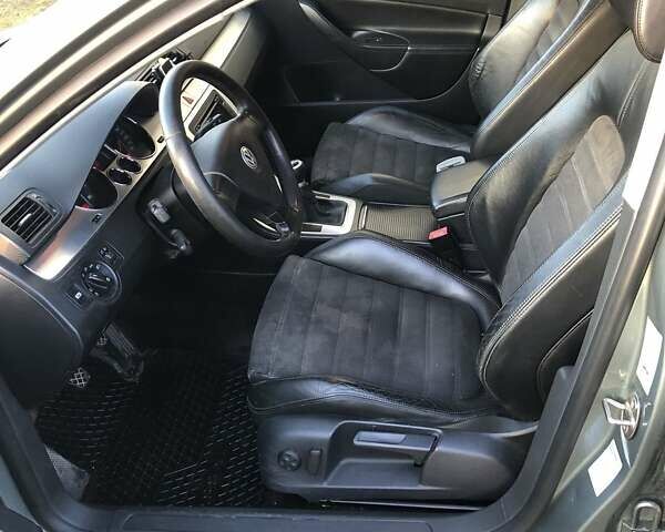 Зеленый Фольксваген Пассат, объемом двигателя 2 л и пробегом 290 тыс. км за 5999 $, фото 14 на Automoto.ua