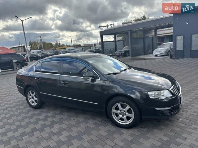 Зеленый Фольксваген Пассат, объемом двигателя 1.8 л и пробегом 306 тыс. км за 6400 $, фото 1 на Automoto.ua