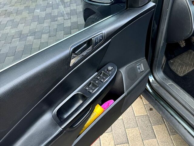 Зеленый Фольксваген Пассат, объемом двигателя 1.8 л и пробегом 306 тыс. км за 6400 $, фото 9 на Automoto.ua