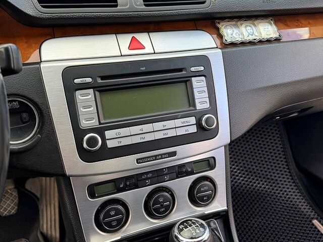 Зеленый Фольксваген Пассат, объемом двигателя 1.8 л и пробегом 306 тыс. км за 6400 $, фото 7 на Automoto.ua